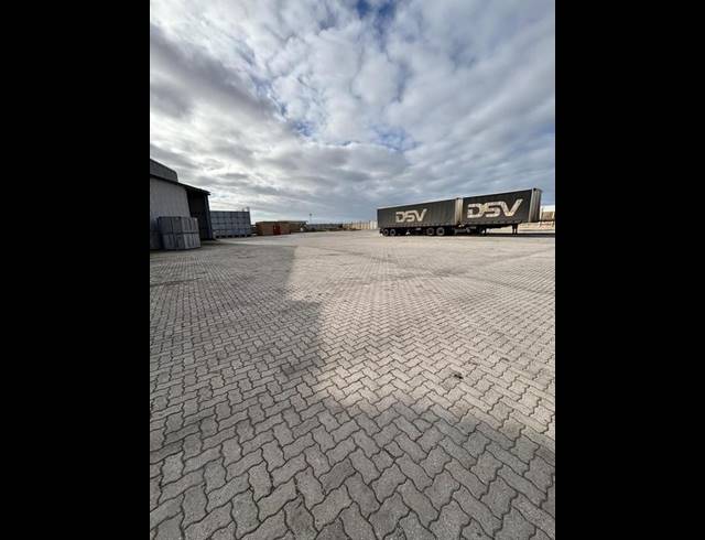 INDUSTRIAL PROPERTY TO RENT IN STRUANDALE INDUSTRIAL